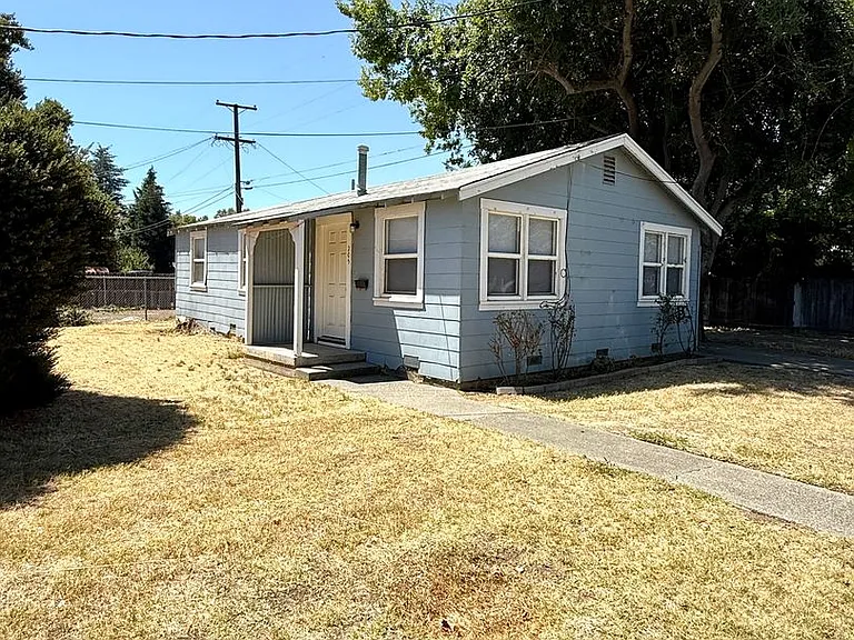 205 S Crawford St — Photo 2