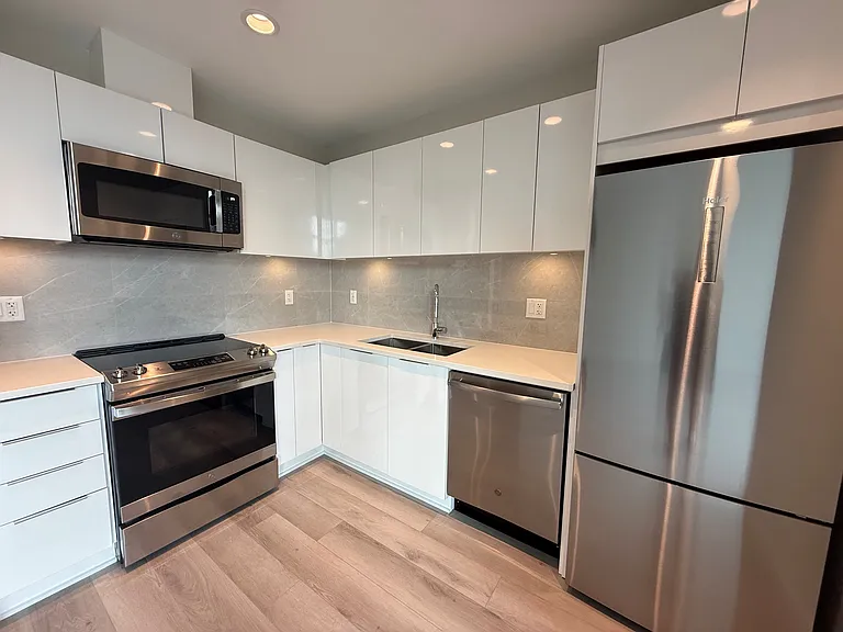 1182 Westwood St — Photo 89
