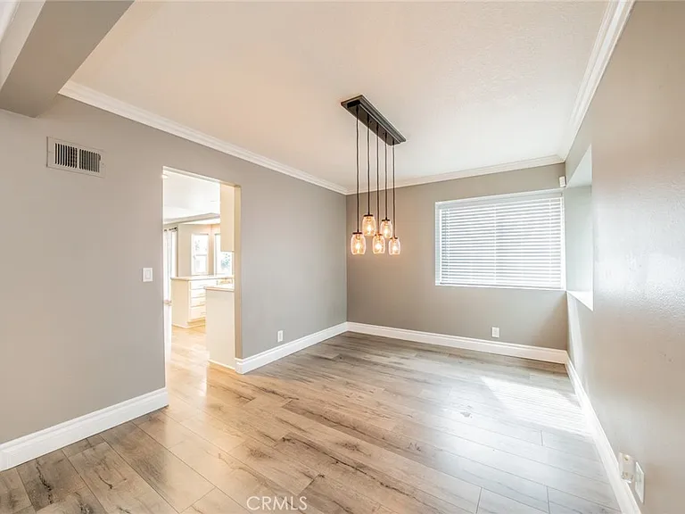 9805 Liberty St — Photo 7