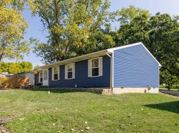 12725 Dewey St, Cedar Lake, IN 46303