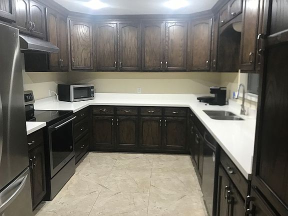 4th image of 1809 Renee Ln