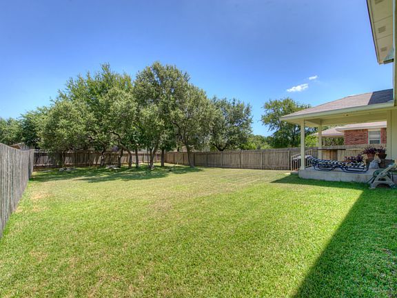 4th image of 3719 Castle Rock Dr