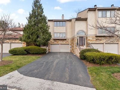 47 Woodmont Dr, Lawrence Township, NJ, 08648