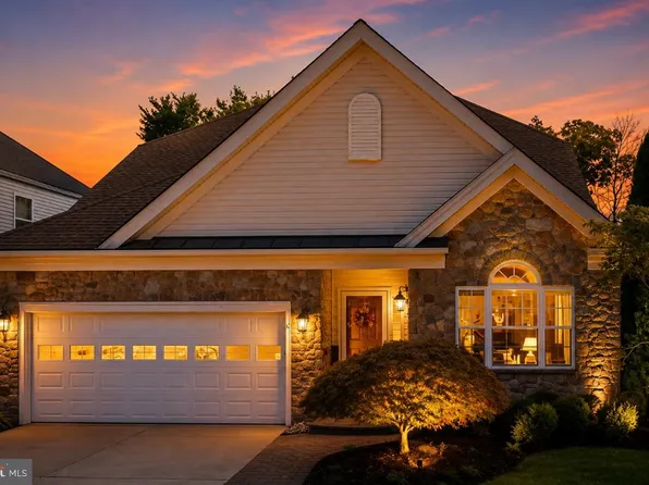 6 Mitchell Ct, Marlton, NJ 08053