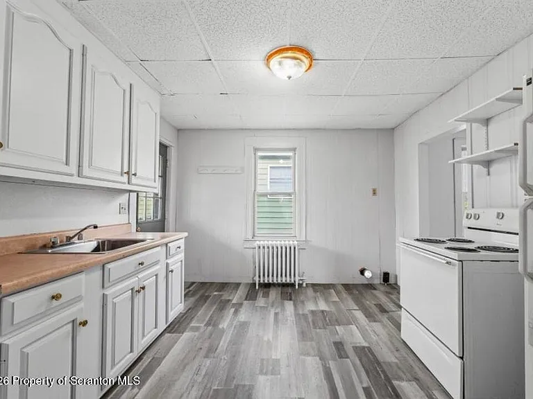 1413 Bulwer St #2 — Photo 9