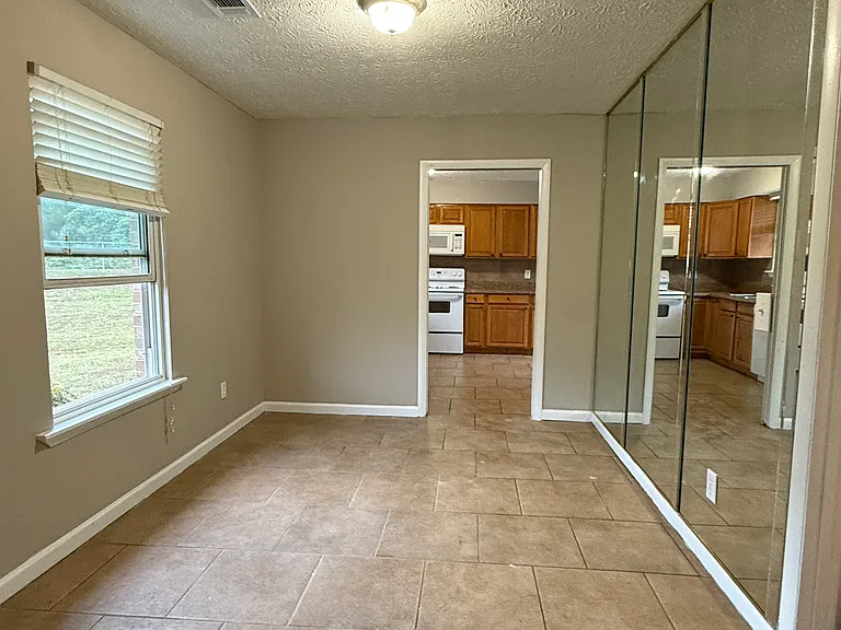 330 Forest Pl — Photo 11