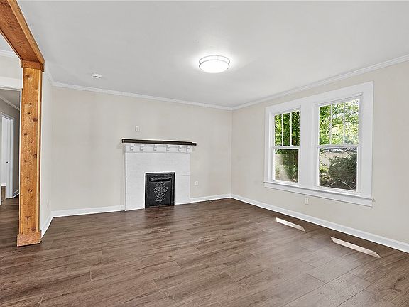 2nd image of 305 Kay St