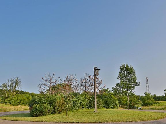 3rd image of 722 Crest Curv #40