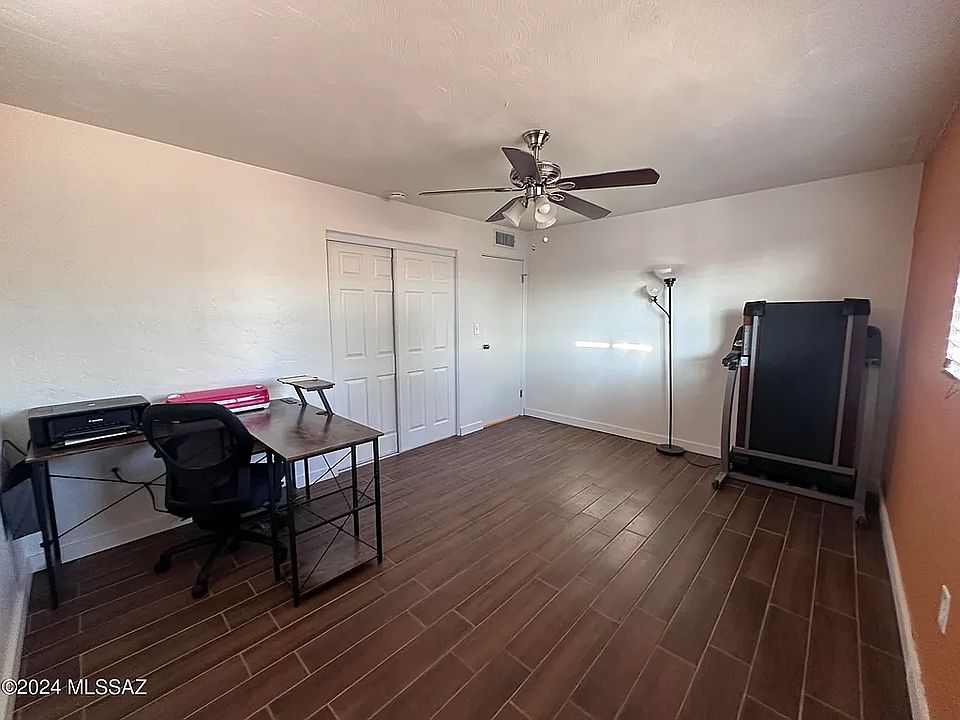 1st image of 5025 E 3rd St #1