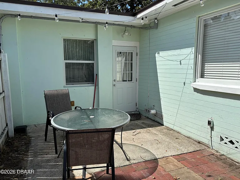 43 Warwick Ave — Photo 19