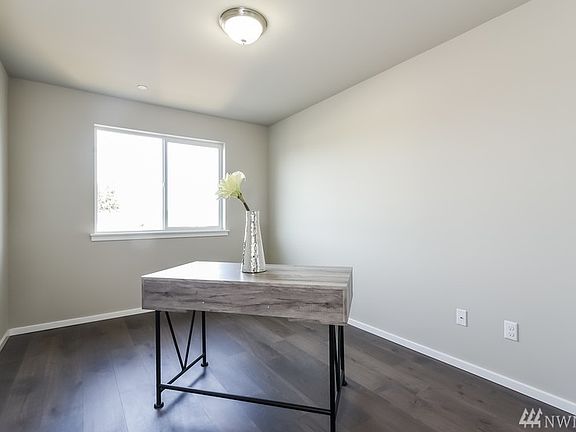 4th image of 1421 E 48th St Lot 4-11