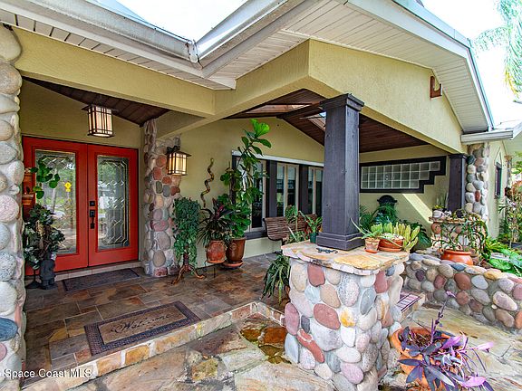 5th image of 275 Bonita Dr