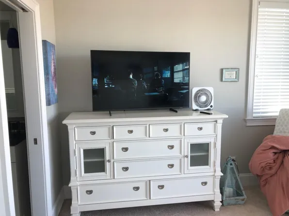 509 N New River Dr, Surf City, NC 28445