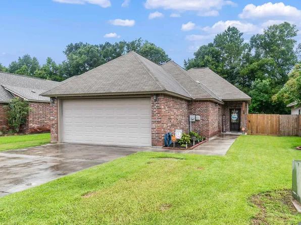 38215 Shelby Dr, Denham Springs, LA 70706