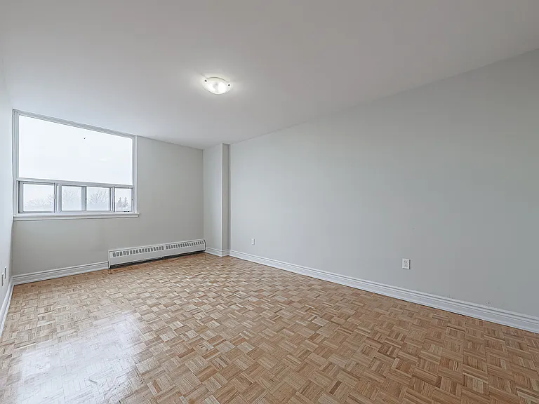 1440 Lawrence Ave W — Photo 17