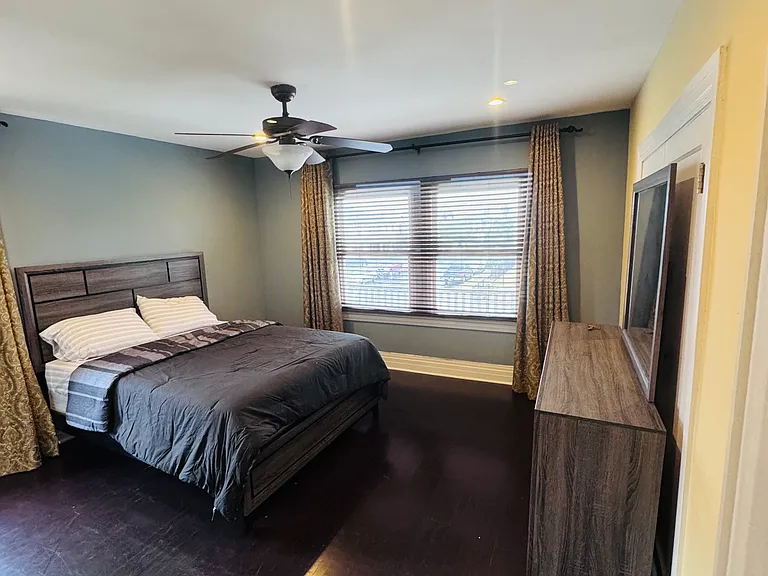 2754 Kenwood Ave #5 — Photo 18