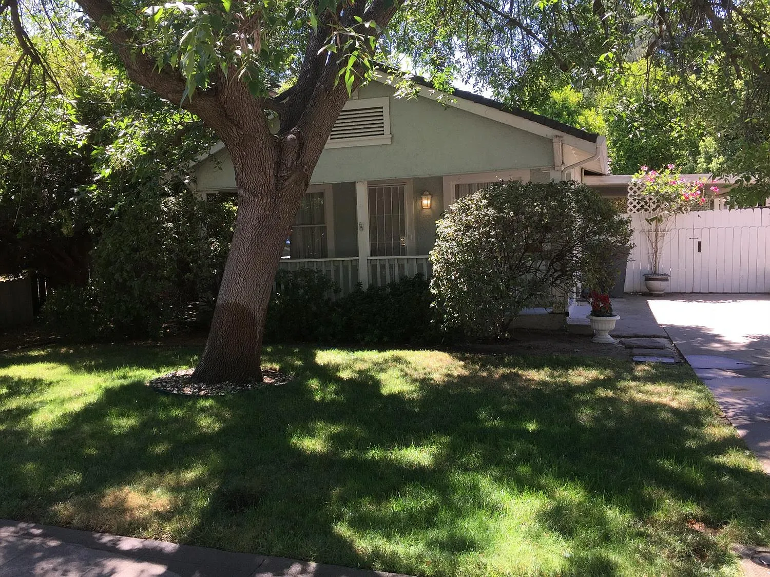 212 S Lincoln St photo 1