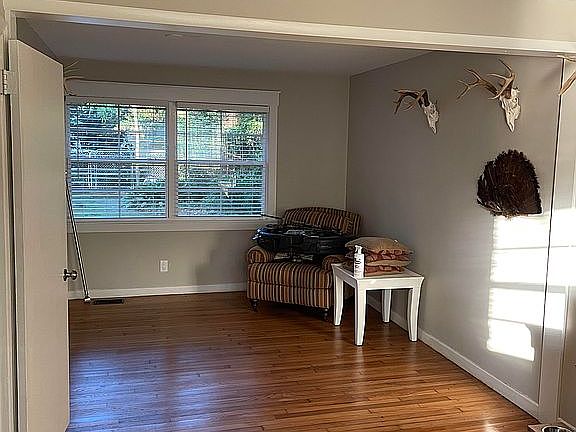 4th image of 2211 Glynndale Dr