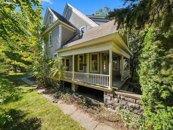 146 E 11th St, Traverse City, MI 49684