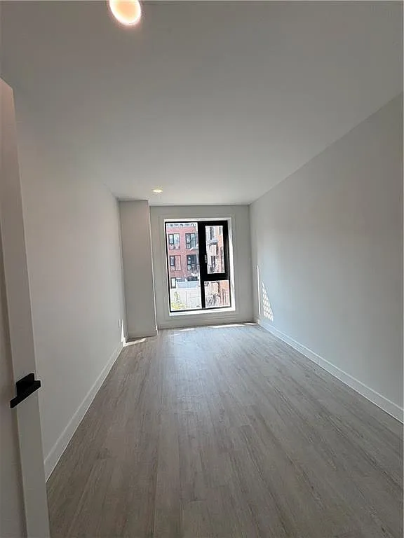 2 bed, 2.0 bath, 906 sqft, $3,800 — Photo 4