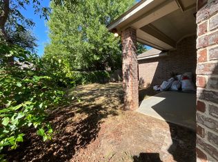 7408 Rolling Hills Dr, Benbrook, TX 76126
