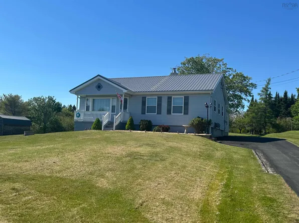 6670 Highway 3, Hunts Pt, NS B0T 1G0