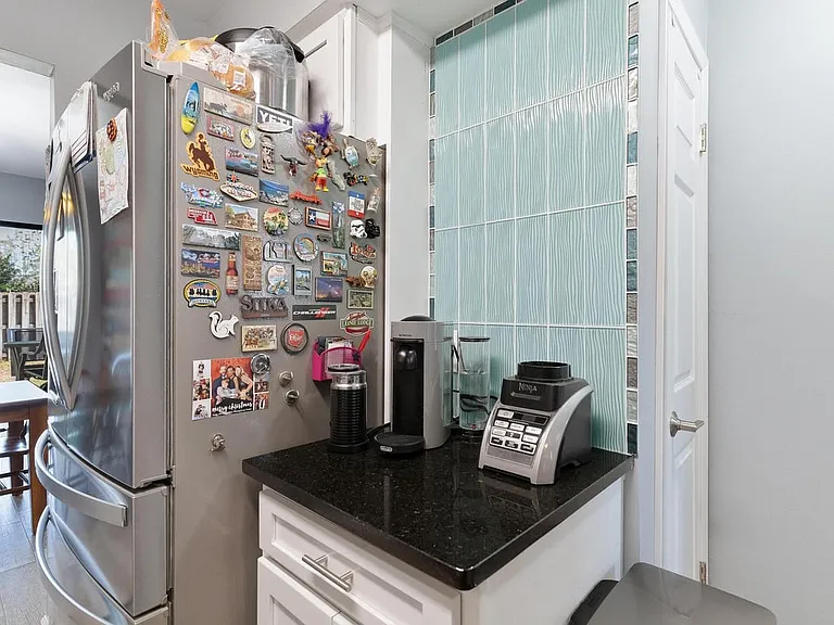 800 Bay Dr #10 — Photo 32