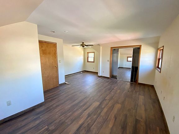 5th image of 1161 Magee St
