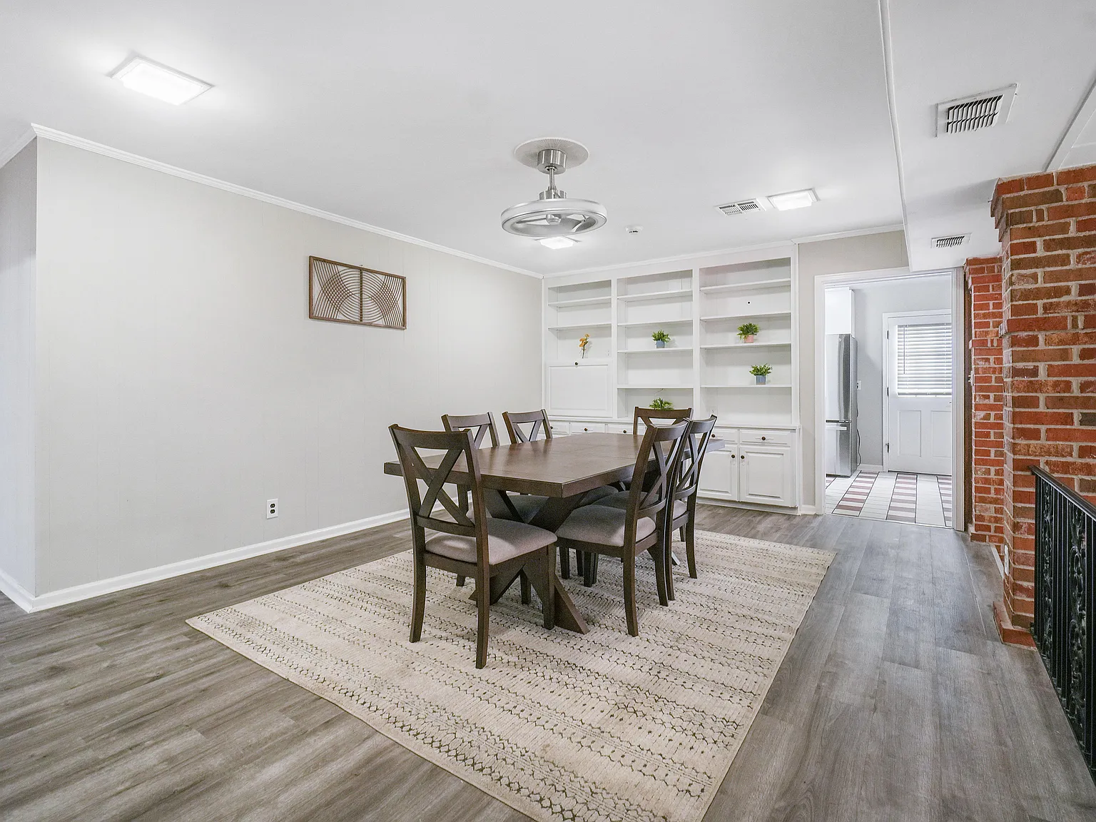 4 bed, 5.0 bath, 3000 sqft, $728 — Photo 4