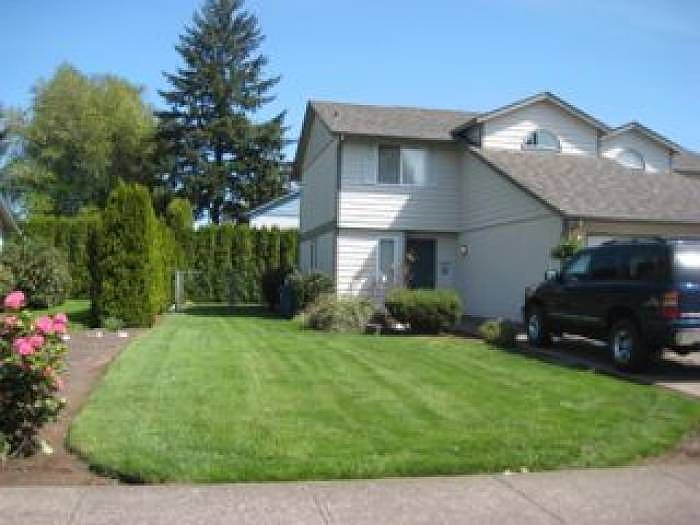 Spacious Townhouse!