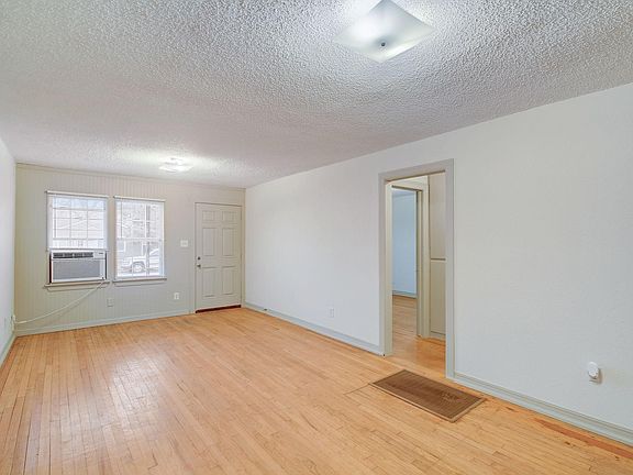 3rd image of 3108 Cashion Pl