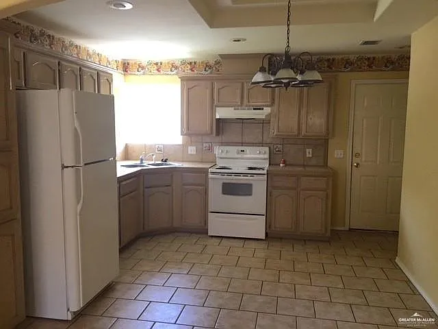 3612 W Zelma St #2 — Photo 3
