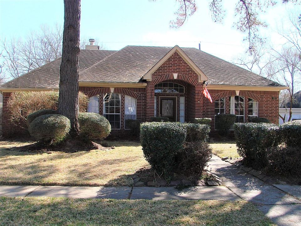 1st image of 319 Cheddington Dr