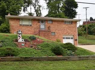 1204 Carnahan Rd, Pittsburgh, PA 15216