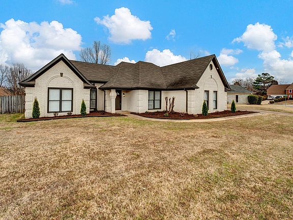 3rd image of 8418 Shingle Oaks Dr