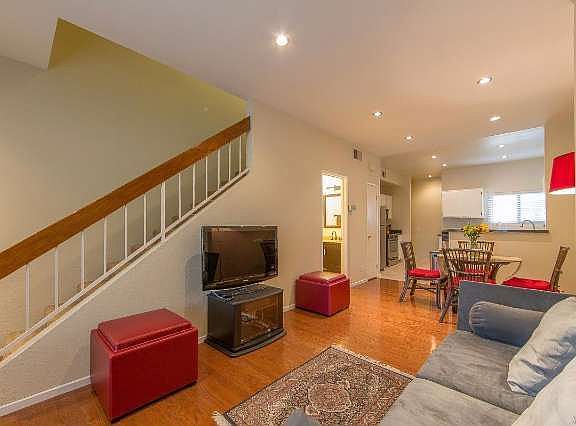4th image of 512 N Via Colinas