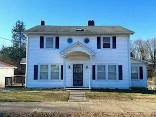 124 College St, Clarksville, VA 23927