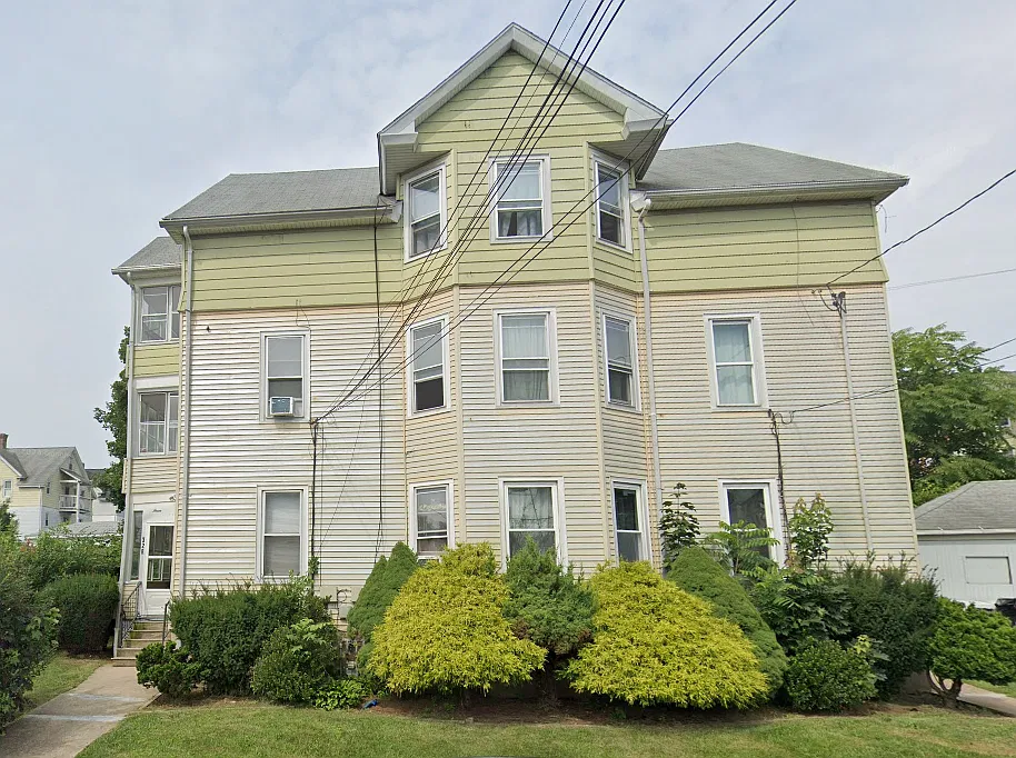 328-330 Chapman St #3