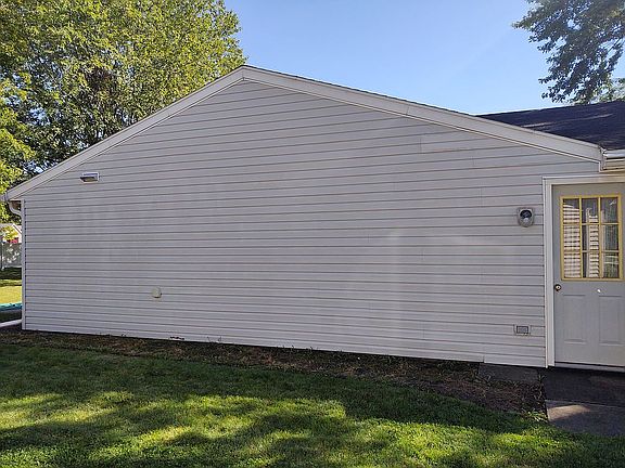 5th image of 45 Bordeaux Dr