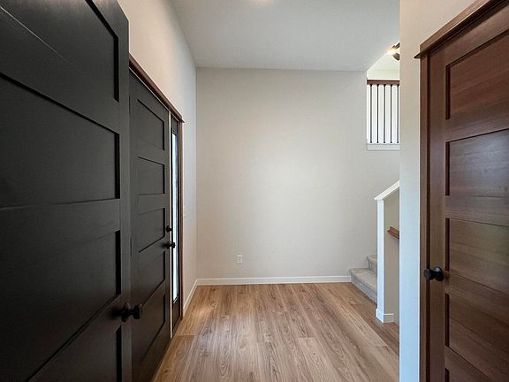 4th image of 527 Kestrel Ln