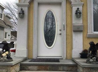 3 S 1st St, New Hyde Park, NY 11040