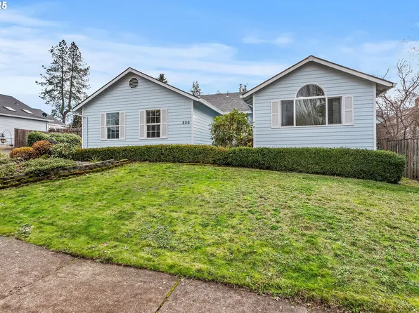806 E Edgewood Dr, Newberg, OR 97132