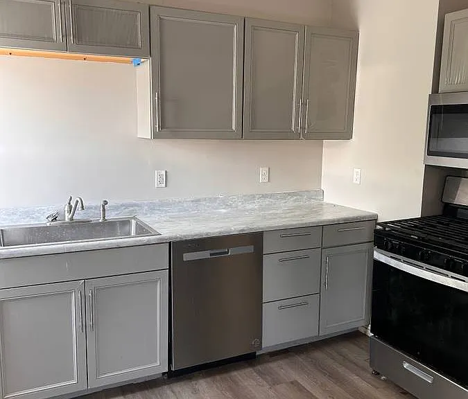 575 Broad St #3 — Photo 8