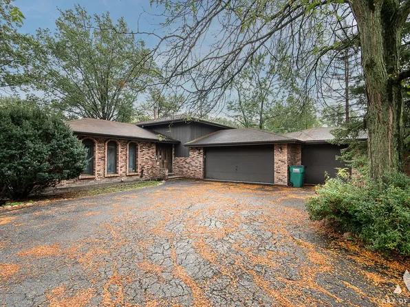 26603 S Greenwood Ave, Crete, IL 60417