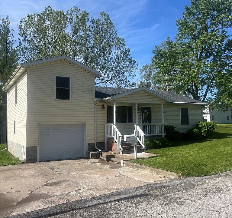 1st image of 16 Mohawk Dr