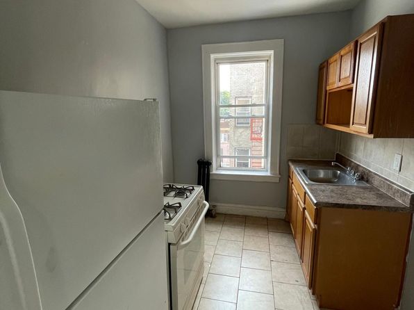 96 Hillcrest Ter APT 10