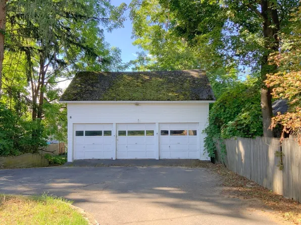 14 Pleasant St, Ware, MA 01082