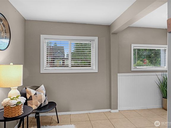 5th image of 3005 99th Avenue NE
