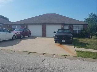 306 NE 6th St, Oak Grove, MO 64075
