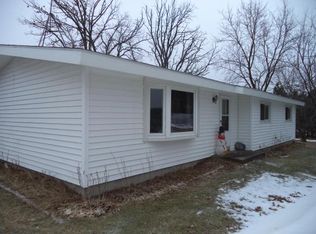 N444 East Rd, Waupaca, WI 54981